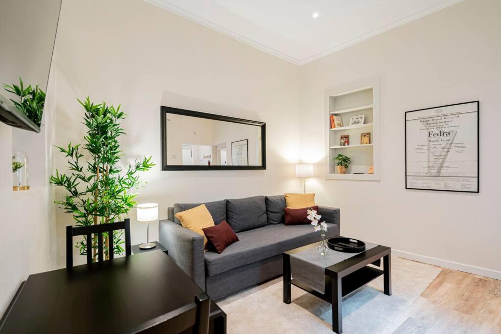 Victor Apartments Prado Madrid Exterior photo