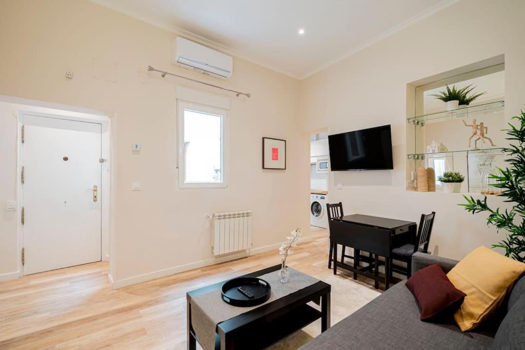 Victor Apartments Prado Madrid Exterior photo