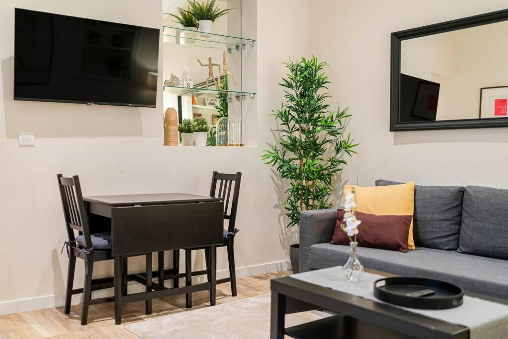 Victor Apartments Prado Madrid Exterior photo